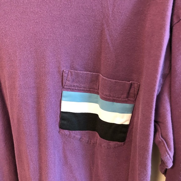 VS Pink Long-Sleeve Tee! 💜 - Picture 3 of 4